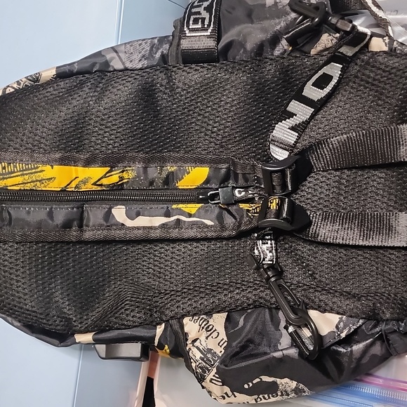 Mulit-Functional Sling Backpack - Picture 13 of 16